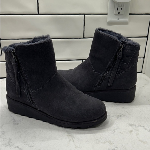 BearPaw Megan Women's Cozy Grey Smoke Leather Suede Ankle Booties NWOT - Picture 1 of 13